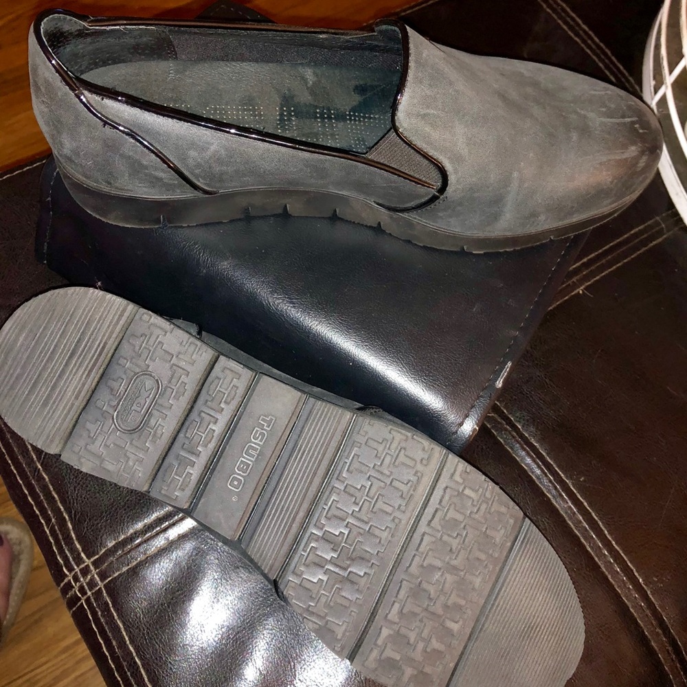 Gray Women’s loafers, size 10!